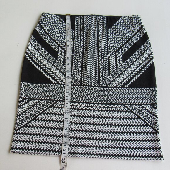 Max Studio Women's Pull On Geometric Pattern Black White Pencil Skirt Size L - Picture 6 of 6